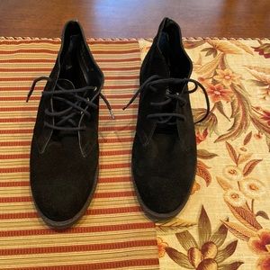 Bare Traps Lace Up Ankle Boots Suede very gently worn. size 9.